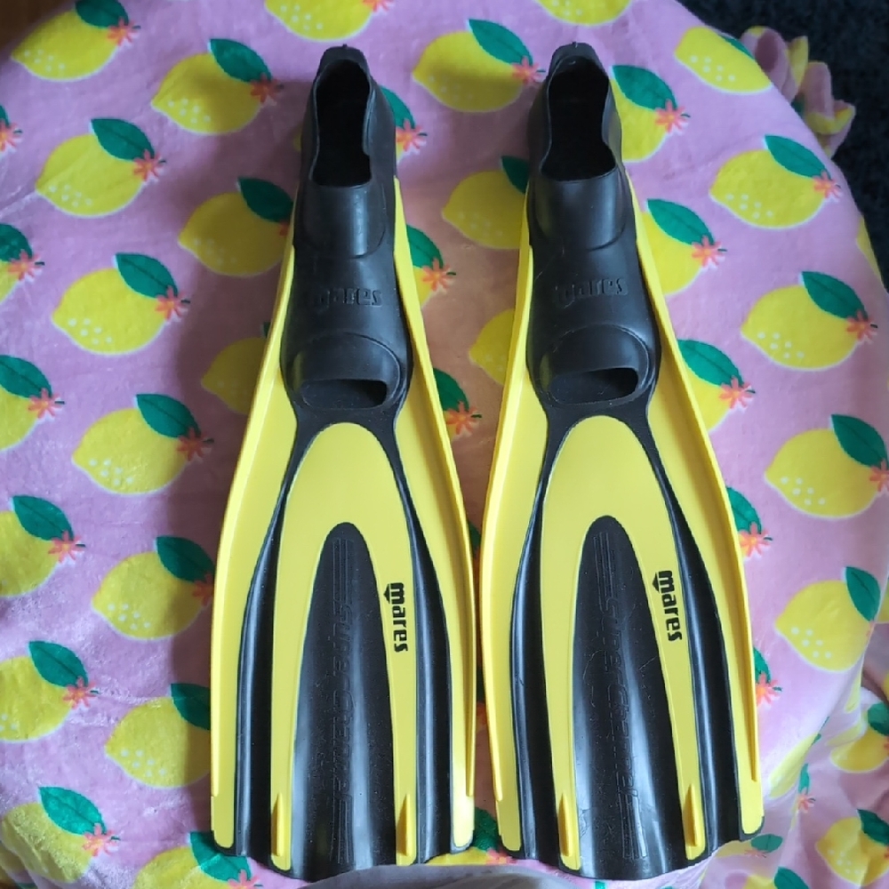 Yellow and Black Swim Fins